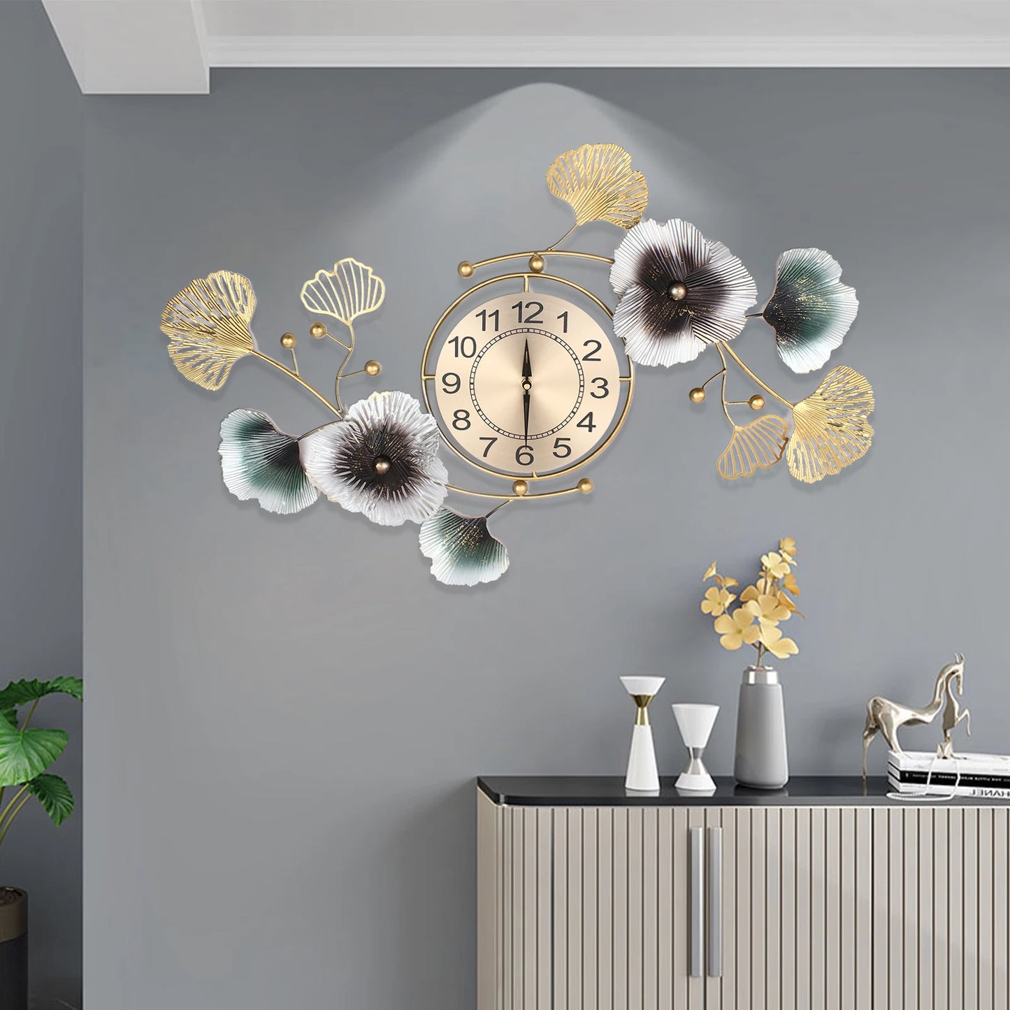 Light Luxury Atmosphere Ginkgo Leaf Wall Clock